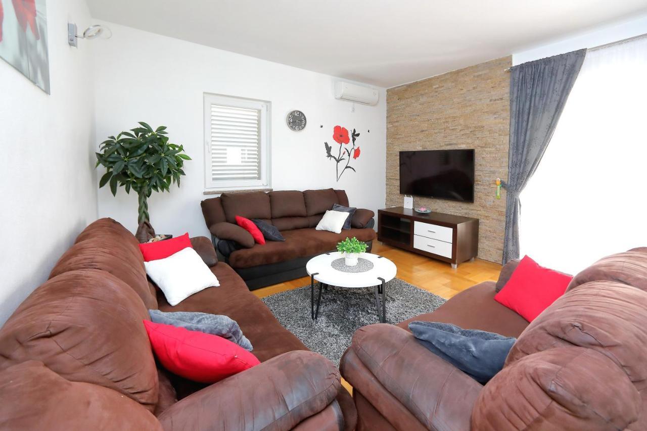 Apartments With A Parking Space Bibinje, Zadar - 14436 المظهر الخارجي الصورة