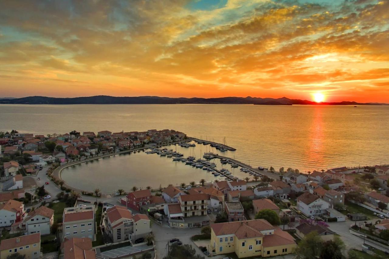 Apartments With A Parking Space Bibinje, Zadar - 14436 المظهر الخارجي الصورة